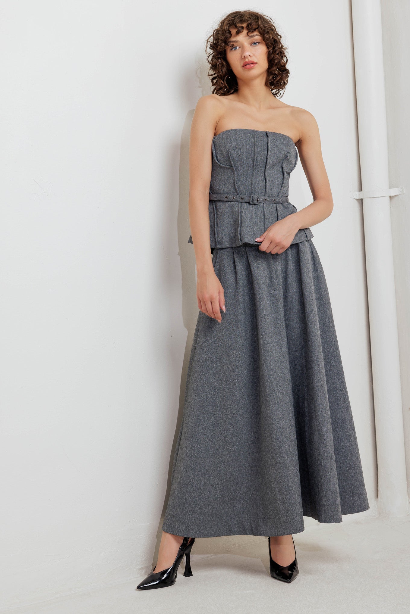TIMELESS LOOK WOVEN TUBE TOP Flying Tomato